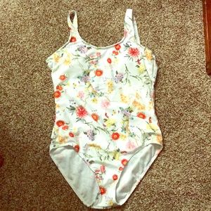 Very cute floral one piece bathing suit!